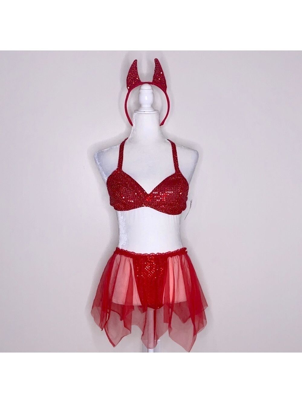 NWT Frederick's of Hollywood Red Devil Halloween Sequin Bra costume Set
